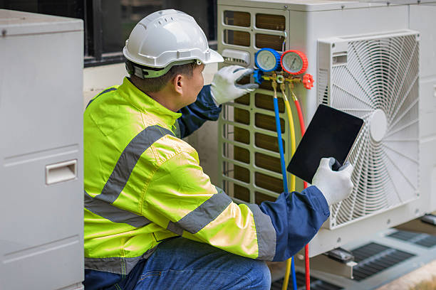 Professional Hvac technician working in Ames, IA